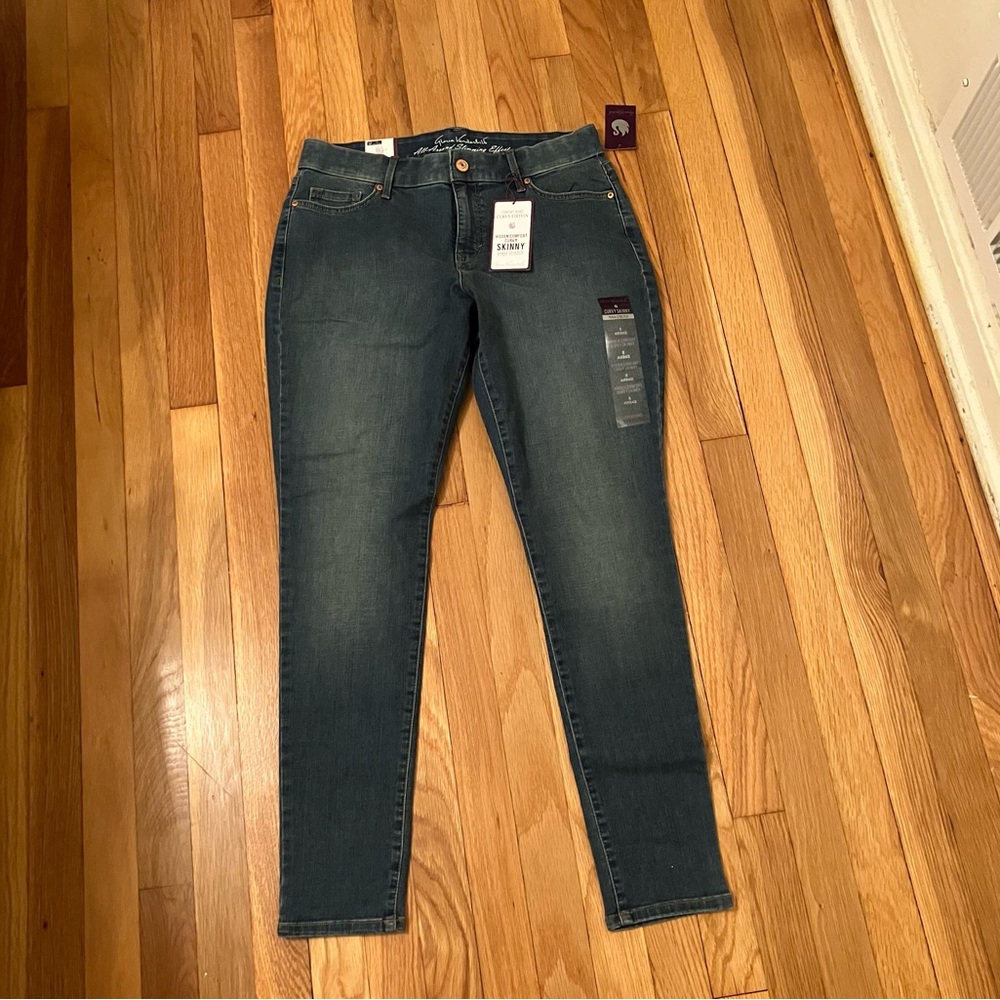 NWT Gloria Vanderbilt Women's Comfort Curvy Skinny Jean